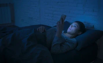 Yatmaya Hazır mısınız? Mavi Işığın Uykunuzu Bozmasını Nasıl Durdurabilirsiniz
