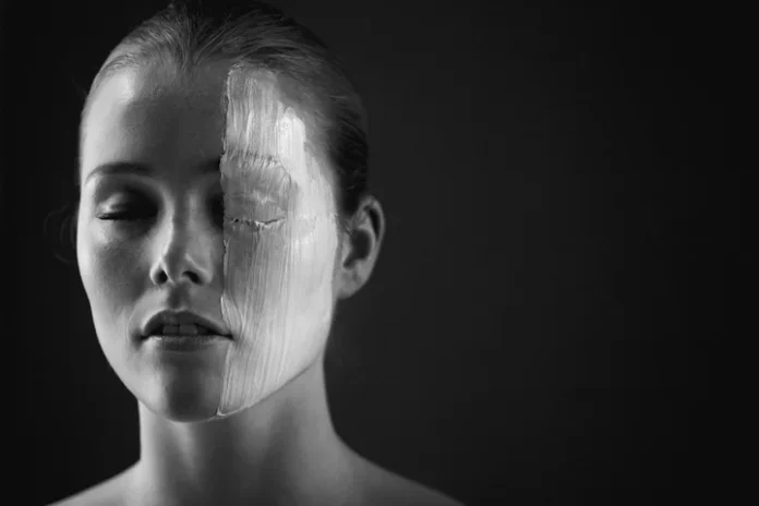 Mikro akım cilt bakım cihazları yüz felcine neden oluyor. İşte uzmanların bildikleri.