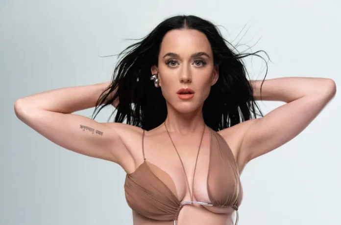 Katy-Perry-Uzayda Şarkı Söylemem Gerek