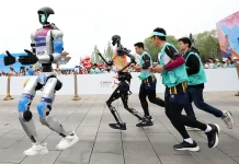 Çin’in İlk Robot Maraton Koşucuları