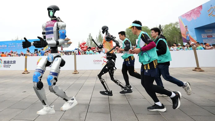 Çin’in İlk Robot Maraton Koşucuları